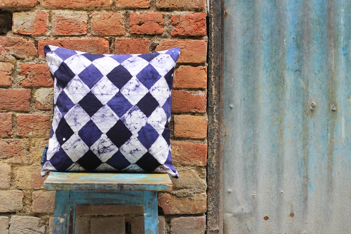 Geometric Garden Pillows for Patio Decor: 7 Proven Tips to Avoid Fading, Mildew, and Awkward Mismatch
